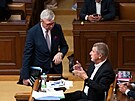 Karel Havlíek a Andrej Babi (oba za ANO) na schzi Poslanecké snmovny pi...