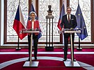 Ursula von der Leyenová s Petrem Fialou na Green Deal Summitu v Praze. (26. 9....