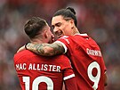 Darwin Nunez a Alexis Mac Allister slaví druhý gól Liverpoolu v utkání s West...