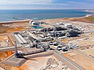Pohled na závod Chevron na zkapalnný zemní plyn (LNG) na západ Austrálie.