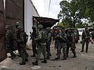 Ve vznici Tocorón ve Venezuele zasahují vojáci. (20. záí 2023)