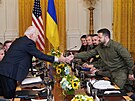 Ukrajinský prezident Volodymyr Zelenskyj dorazil na jednání se svým americkým...