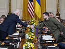 Ukrajinský prezident Volodymyr Zelenskyj dorazil na jednání se svým americkým...