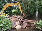 Bagr u� akvadukt strhl. (22. z��� 2023)