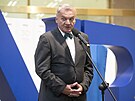 Primtor Prahy Bohuslav Svoboda z ODS pi odhalen emblm ivnostensk banky...