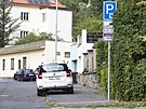 Parkovac� z�ny v Praze 9 zasahuj� na chodn�ky (25. z��� 2023)