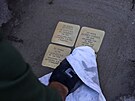 V Ostrav� p�ibylo dvaadvacet nov�ch stolperstein�, je� p�ipom�naj� v...