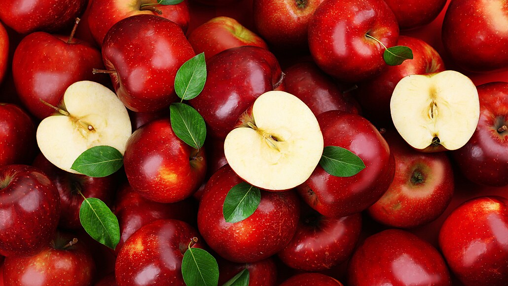 Nejbnjí eské ovoce vlastn není eské. Pravlastí jabloní je Asie.