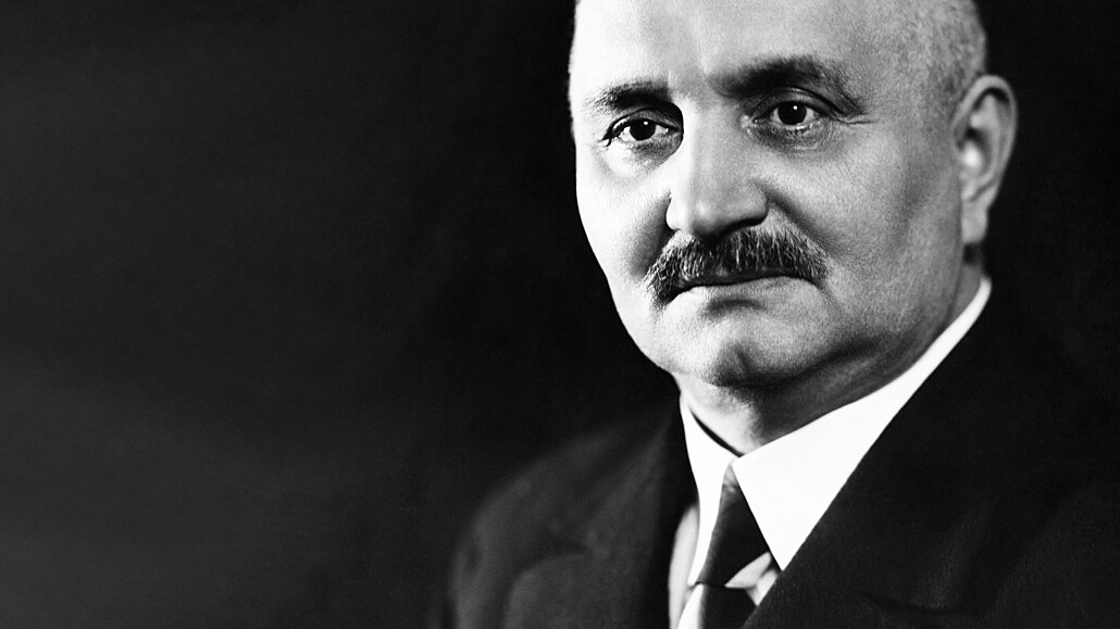 Vládní rada Josef Va�ásek, p�ednosta IV. odd�lení bezpe�nosti policejního...