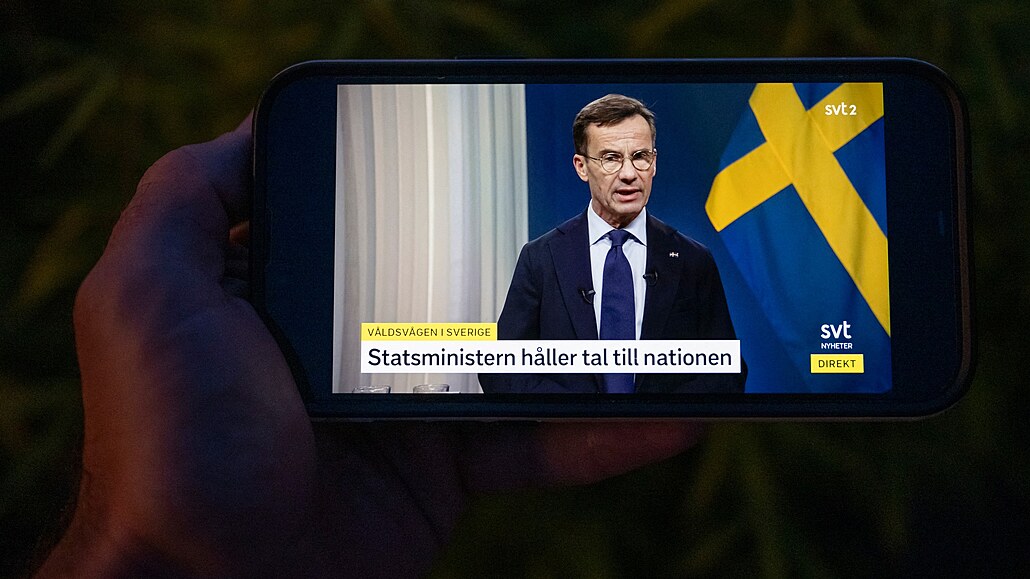 iv vysílaný projev védského premiéra Ulfa Kristerssona k národu v...