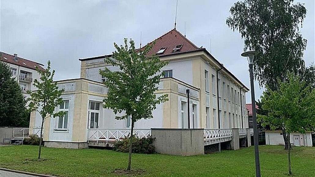 Po velké rekonstrukci infek�ního pavilonu havlí�kobrodské nemocnice ze sou�asné...