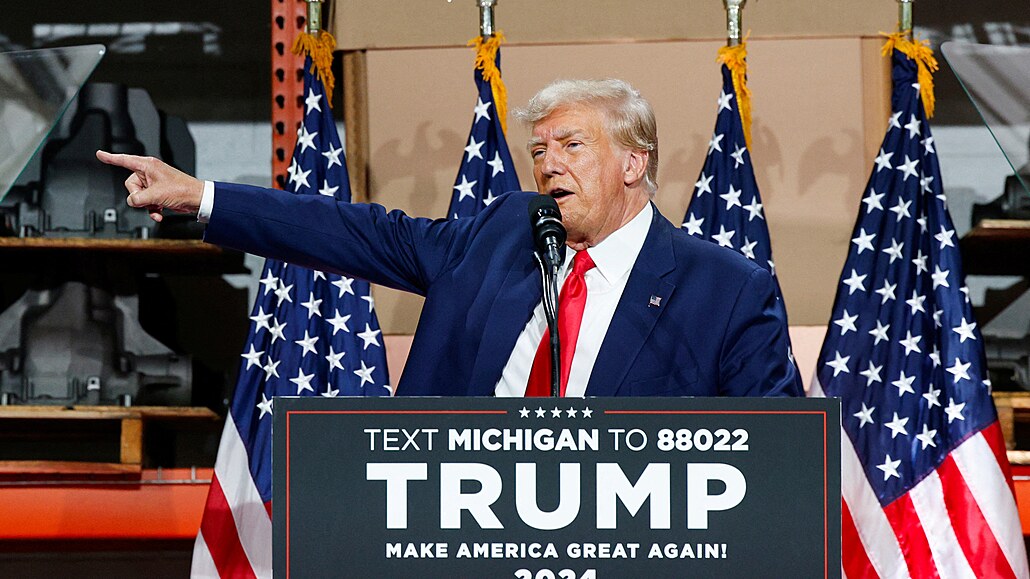 Bývalý americký prezident Donald Trump na stávce zam�stnanc� detroitských...