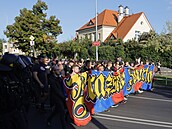 Sparťanští fanoušci dorazili na pochod Prahou náležitě vybaveni