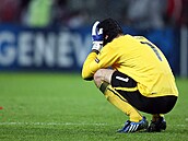 Brankář Petr Čech po prohře národního týmu s Tureckem na Euru 2008. (15. června...