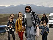 Lidé prchají z Náhorního Karabachu do Arménie (26. září 2023)