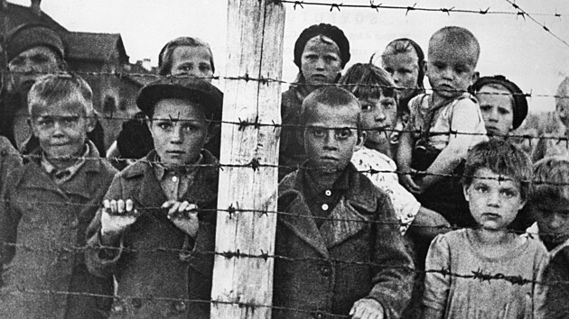 Petrozavodsk, 1944. Sovětské děti ve finském koncentráku na území východní...