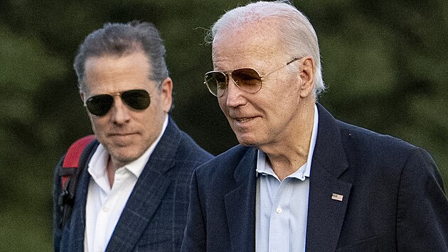 Hunter Biden (vlevo) a Joe Biden na sn�mku z l�ta 2023