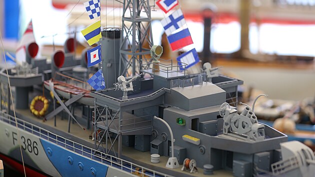 B�t parn�k��em, k tomu je pot�eba b�t v�eum�lem a trp�liv�m hra�i�kou z�rove�.