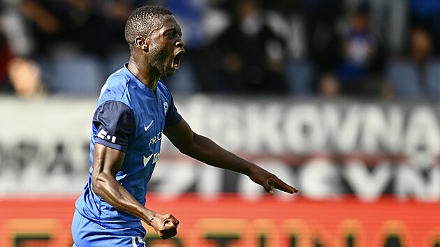 Autor druh�ho g�lu Liberce Mohamed Doumbia v utk�n� s Teplicemi