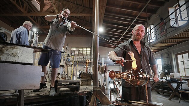 V lindavsk� skl�rn� dokon�uj� ceny Th�lie.