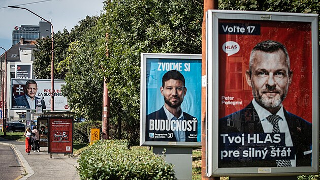 Pedvolebn billboardy slovenskch stran Hlas-SD, Progresivn Slovensko a Smr-SD (zprava, 21. z 2023)