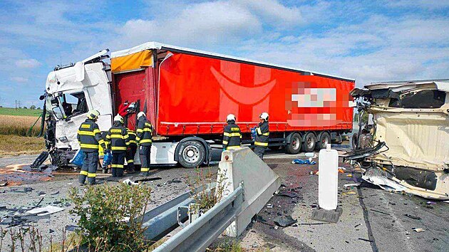 St�et dvou kamion� zav�el na T�borsku d�lnici D3.