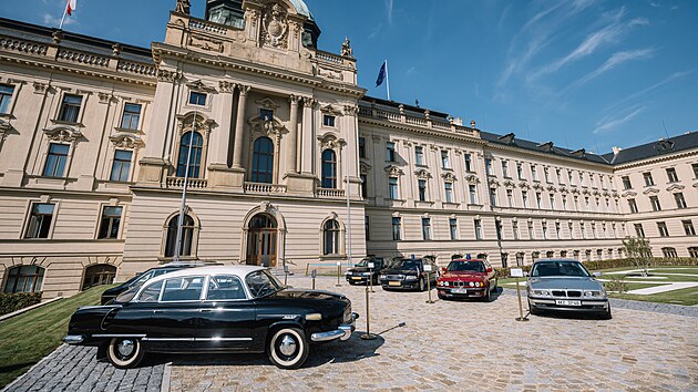 Výstava automobilů, které v minulosti využívali členové české a československé vlády od 60. let 20. století do začátku nového tisíciletí, ve Strakově akademii. (27. září 2023)