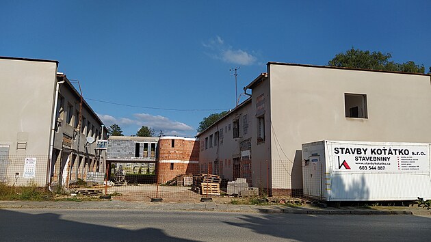 Budova bval poty v Sobotce, kterou nov majitel pestavuje. (25. 9. 2023)