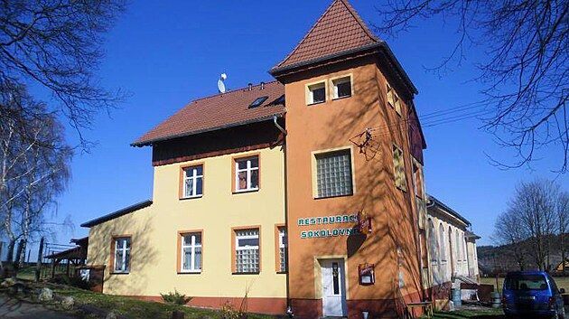 Sokolovna v Krsn u Ae se stala novm kulturnm a spoleenskm centrem obce.