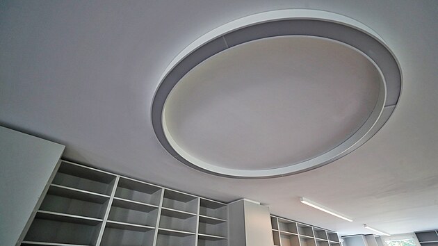 Dokon�ovac� pr�ce v nov� chodovsk� knihovn�. Ve�ejnosti se otev�e koncem ��jna.