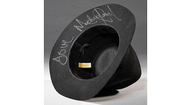 Ikonick klobouk Michaela Jacksona.