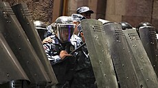 Ázerbájdánská vojenská akce v Karabachu vyvolala v Jerevanu protesty proti...