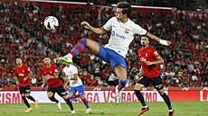 Joao Félix z Barcelony v utkání na h�i�ti Mallorky.