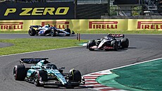Lance Stroll z Aston Martinu, Nico Hulkenberg z Haasu a Pierre Gasly z Alpine...