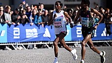 Etiopanka Tigist Assefaová na Berlínském maratonu.