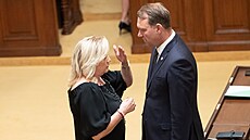 Alena Schillerová (ANO) a Radim Fiala (SPD) na schzi Poslanecké snmovny pi...