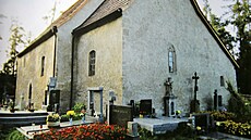 Kostel sv. Ji�í v �ervené �e�ici, foto z knihy Václava Ne�ady �e�ický d�kanát.