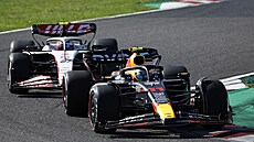 Sergio Pérez ve Velké cen Japonska hájí pozici ped Nico Hülkenbergem.