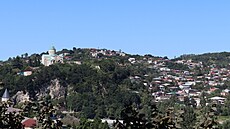 Kutaisi s výhledem na katedrálu Bagrati