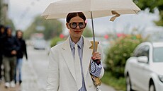 Trend od té doby nabral na síle. Celá �ada �en s kravatami dorazila i na...