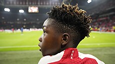 Malý p�íznivec Ajaxu Amsterdam je ohromen.