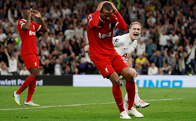 Videoasistent neudělal ofsajdovou čáru, gól neplatil a trenér Klopp zuřil