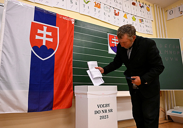 Horká slovenská kaše: Fico neděsí své odpůrce tak jako kdysi Mečiar, volby ukážou, zdali se přepočítali