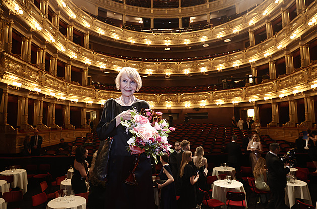 GLOSA: Já přemýšlím i v neděli. Jak šéf ČT zachránil Thálie; naposled