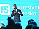 Pedseda hnutí Progresivní Slovensko Michal imeka ve svém volebním tábu....