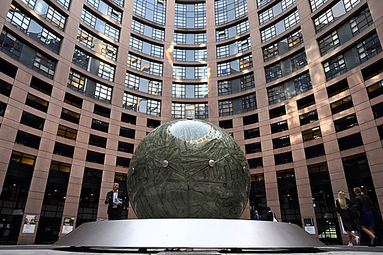 Budova Evropského parlamentu ve trasburku ve Francii.