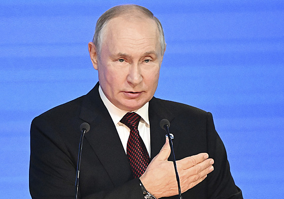 Ruský prezident Vladimir Putin pronáí projev na zasedání Valdajského...