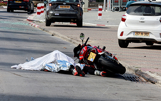Obtí palestinského útoku se stal motorká. (7. íjna 2023)