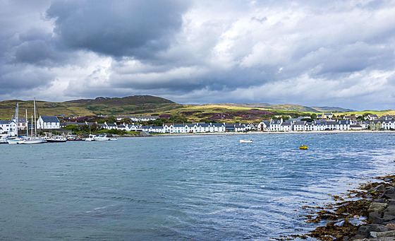 Port Ellen je vesnice a pístav na skotském ostrov Islay, který je proslulý...
