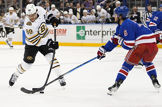 Boston zakončil přípravu výhrou, Pastrňák se Zachou asistovali